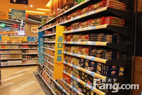 taste超市还荟萃了近4000种来自全球超过五十个国家和地区的进口商品