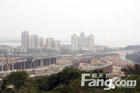 4月25日《金湾立交珠海大道跨线桥8月通车》