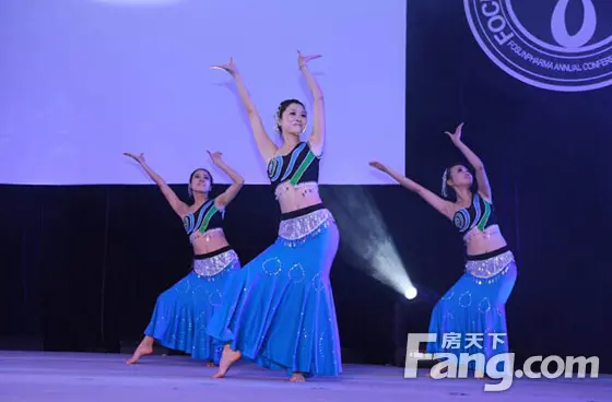 舞蹈班舞蹈初级表演串词 舞蹈班表演主持词串词