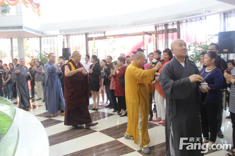 "感恩家乡 造福潮阳"阳柳集团携高僧祈福布施圆满举行