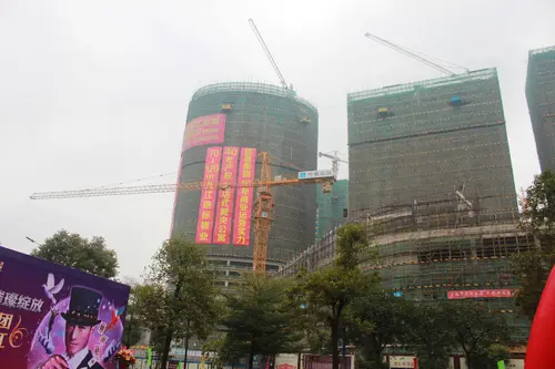 大正新城的核心地段,正对九江首个大型城市综合体信基广场