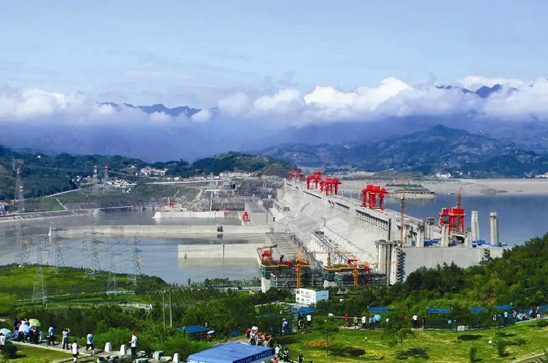 雄伟的三峡大坝(图片来源:三峡晚报)