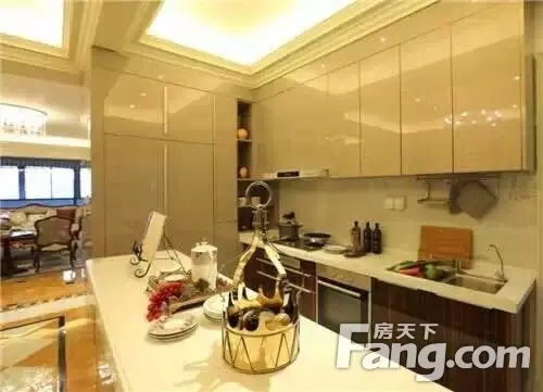 坚果工程设计:中式格局采用半封闭u型摘要人体包装设计厨房图片