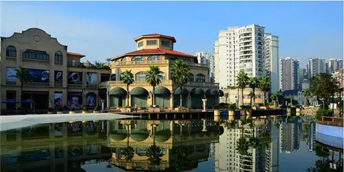 (华阳戛纳湾风情建筑)
