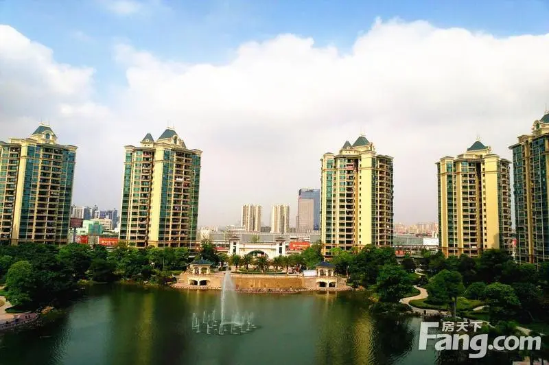 政策暖风催热楼市 东莞恒大御湖首付3万起全城抢爆