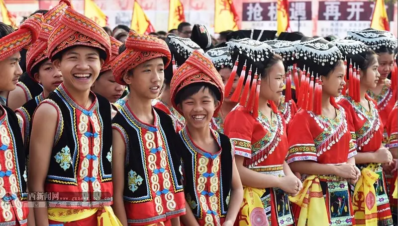 广西壮族各地欢庆"三月三" 特色民族风情引客来
