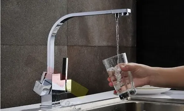 水龙头过滤器是直接安装在水龙头上的小型净水装置,它能对水过滤净化