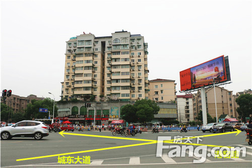 港窑路与城东大道十字路口景象(二)