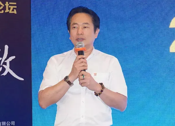 嘉俊董事长_俊发集团董事长照片
