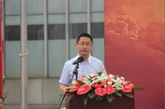 保利地产青岛首届大型国防兵器展初露军威