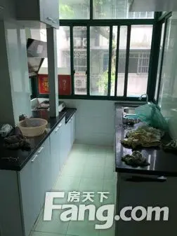 溪畔花园室内图