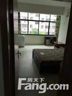溪畔花园室内图