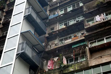 四川12层居民楼无电梯 住户自费120万加装(图)