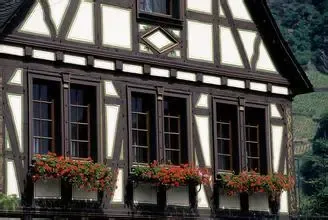 五大家居风水禁忌 住这种房子最倒霉败财_房产