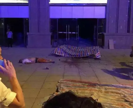 贵阳一女子跳楼砸中路过男子 两人双双身亡 图图片 35440 450x366
