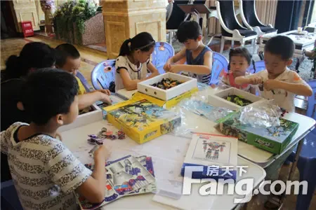 碉堡了!东城国际自制纽扣饼干、组装机器人_房