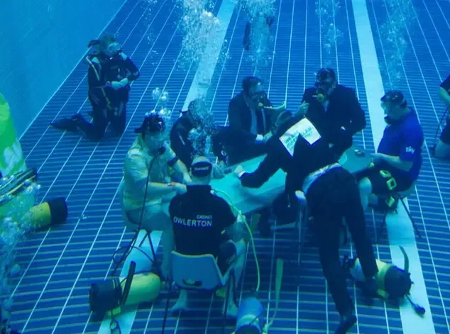 现在还敢买房 趁早哪儿凉快哪儿待着去吧