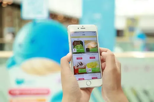 首日APP下载量近3万,独家披露飞凡开放平台数