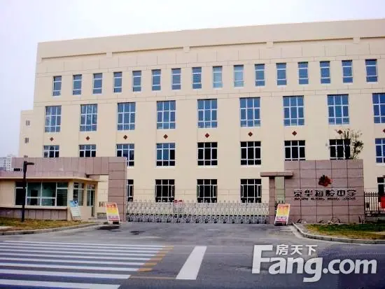 扬州市京华梅岭 是市委, 1号文件提出的为民办实事项目之一,是市