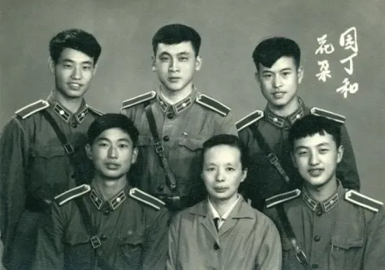 经当过军人的中国富豪(图)_房产资讯-北海搜房