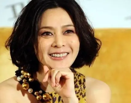 盘点明星各款豪宅谁更惊人 刘亦菲赵忠祥郭敬