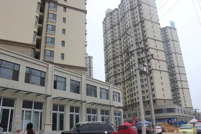 泰华·依云湾临街旺铺7999元/平起!