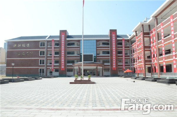 家居频道 新闻详情  翰林学校是由宜春市委,市政府批准设立,由袁州区