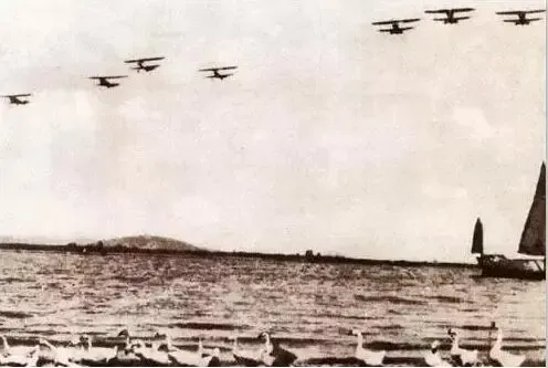 谁说英雄不问出处?_今日要闻