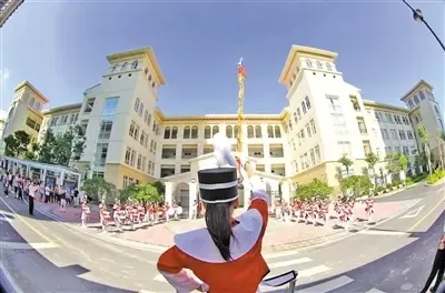 横琴幼儿园、小中学 同日举行开学典礼引进优