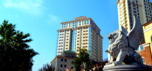 当屌丝男遇上中景大厦 会磨擦出什么火花?