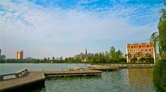 买房当买江湖旁 盘点成都五大水景住宅"江湖楼盘"