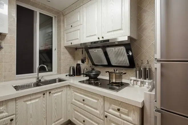 70平米老房局部装修翻新 老房成简约美式两居