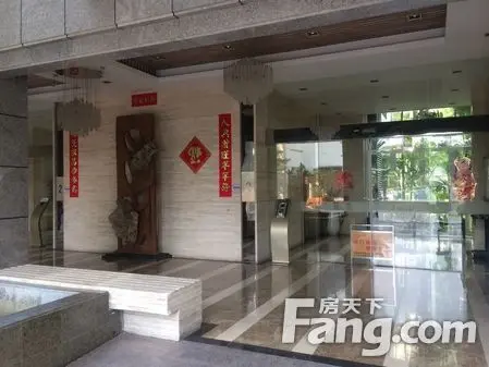 图为：深圳天安高尔夫珑园三房109平方户型真实室内图