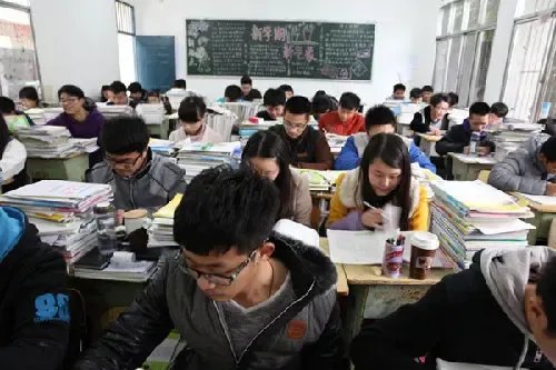 2015河北公办高中学费:不得超1000元\/学期