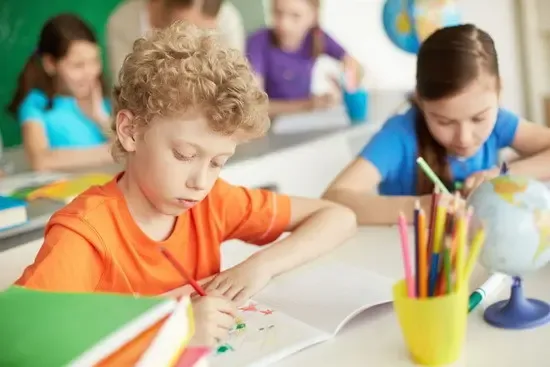 希腊购房居留:子女可享受教育福利-房天下希腊房产网