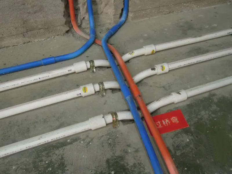 水路排线过桥要下弯 水路排线过桥要下弯