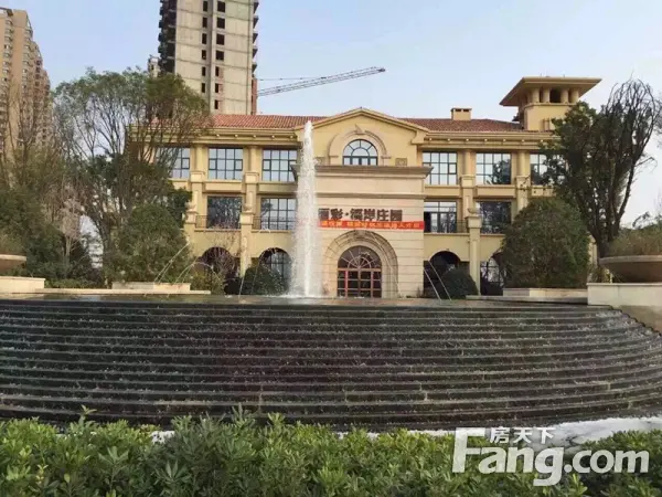 丽彩·溪悦城 逛两寺渡公园看秦代名人铜像