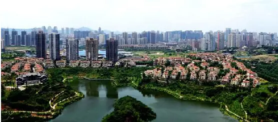 约2000亩晋愉绿岛中央公园,约1400亩彩云湖生态公园,约230亩巴国城