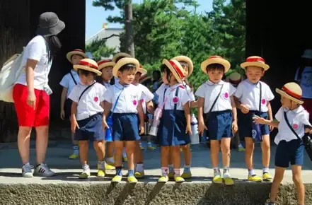 震撼了吗?看看日本是如何教育小孩子?
