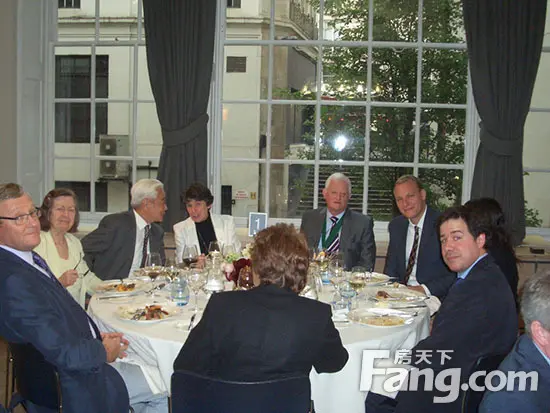 陈惟理博士获英国结构工程师协会路易斯肯特