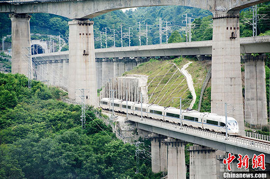 【贵阳】其他 :贵阳高铁连接"一带一路" 成为经济带的快速通道