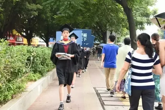 【广州】楼盘软文 :今天 全广州朋友圈都在被刷