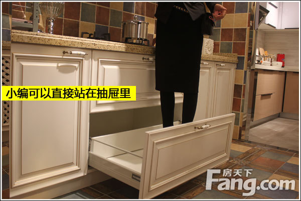 测评:宇曼橱柜静谧时光描金吸塑 让厨房更加精