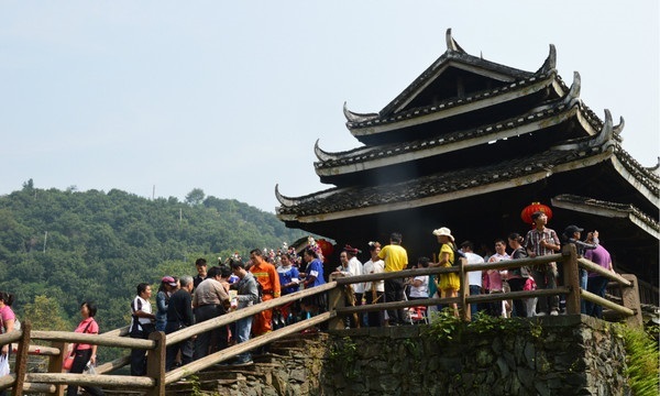 旅游通道的重要连接线,既是永福,临桂,雁山三县(区)群众生产生活的