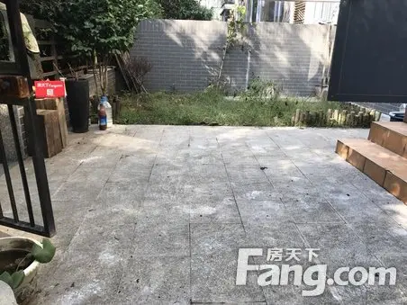 东郊小镇