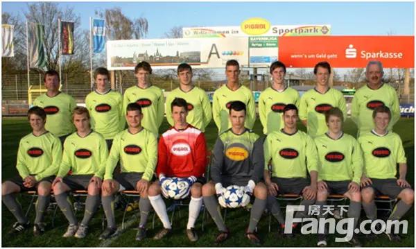 这支德国著名足球队为什么选择德国品赫漆?-家