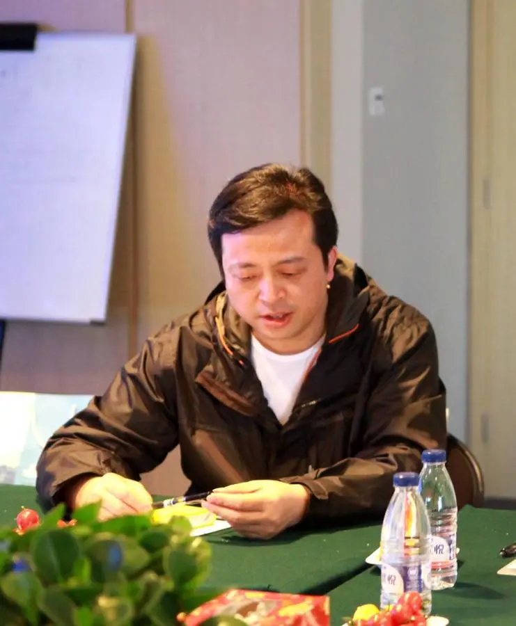 何宏斌