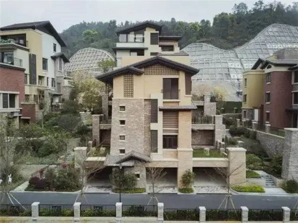 保利桃花源营销 盛大开放"无双爬山墅"与"无压梨集市"邀您来赏