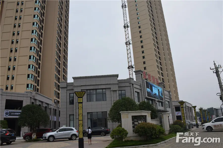 工程进度:金域国际22#,23#楼正在做内部装饰