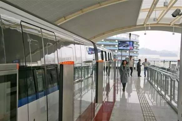 定了！桂林10月开建首条云轨横穿大临桂！年底通车！